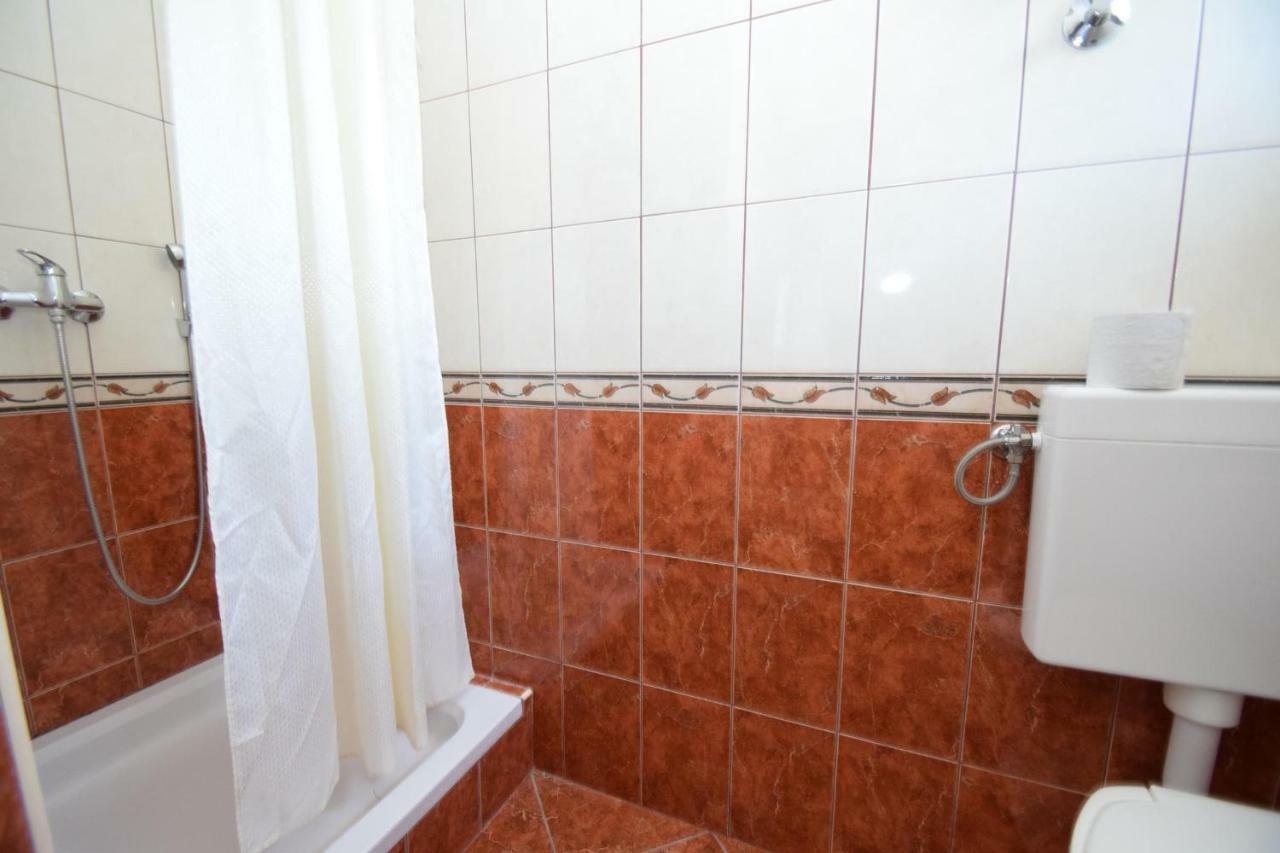 Apartments Nina Starigrad Paklenica Zewnętrze zdjęcie