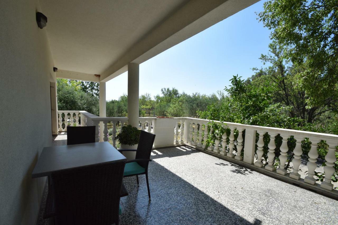 Apartments Nina Starigrad Paklenica Zewnętrze zdjęcie