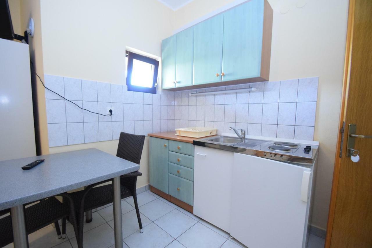 Apartments Nina Starigrad Paklenica Zewnętrze zdjęcie