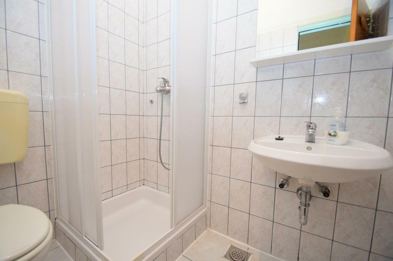Apartments Nina Starigrad Paklenica Zewnętrze zdjęcie