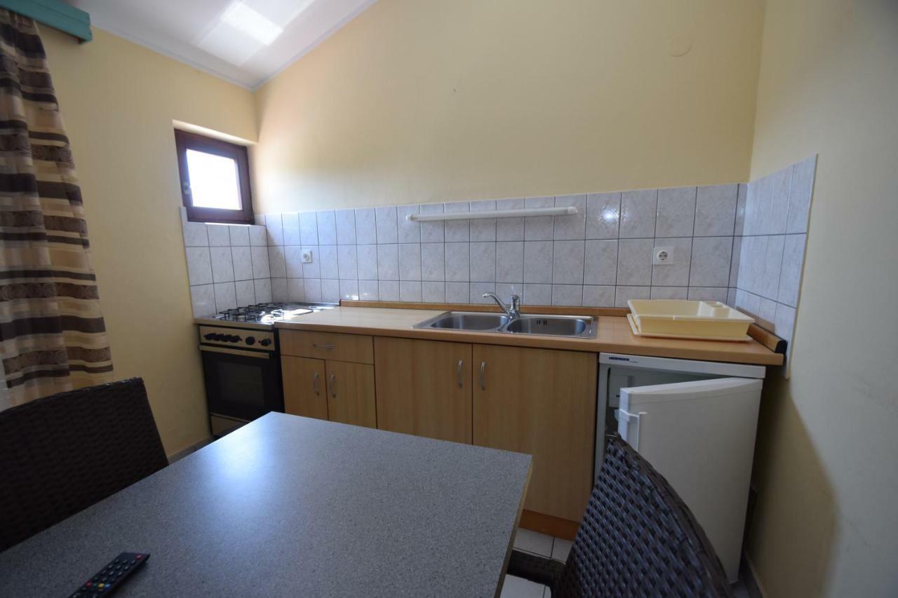 Apartments Nina Starigrad Paklenica Zewnętrze zdjęcie