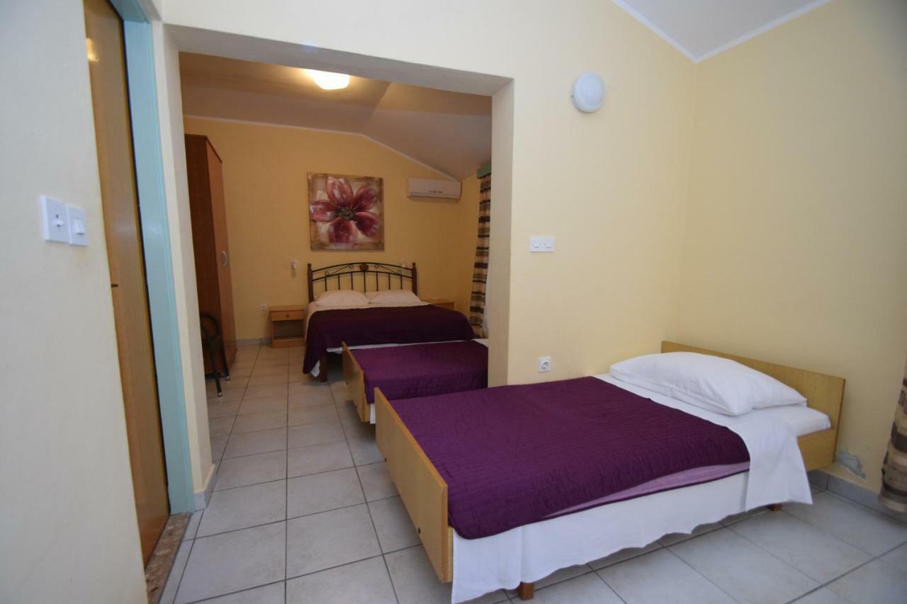 Apartments Nina Starigrad Paklenica Zewnętrze zdjęcie