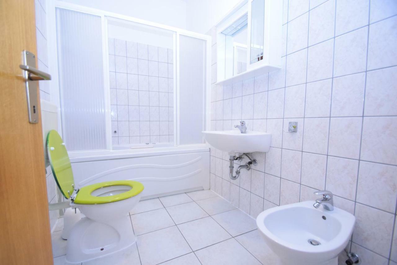 Apartments Nina Starigrad Paklenica Zewnętrze zdjęcie