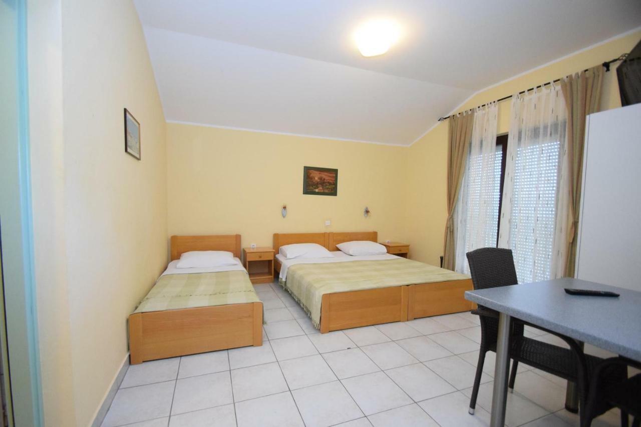 Apartments Nina Starigrad Paklenica Zewnętrze zdjęcie