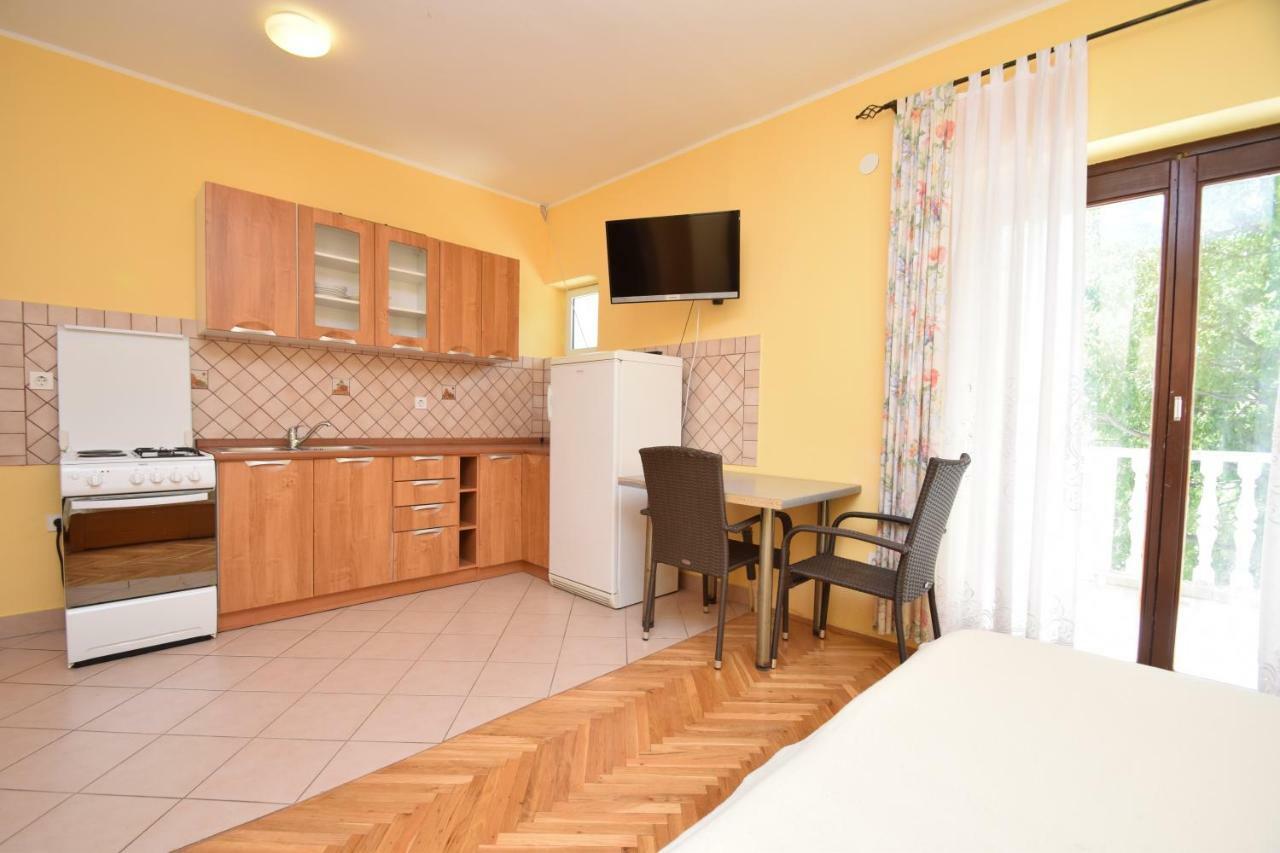 Apartments Nina Starigrad Paklenica Zewnętrze zdjęcie