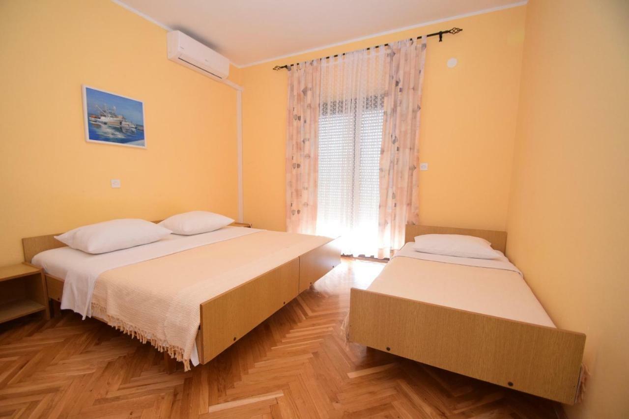 Apartments Nina Starigrad Paklenica Zewnętrze zdjęcie