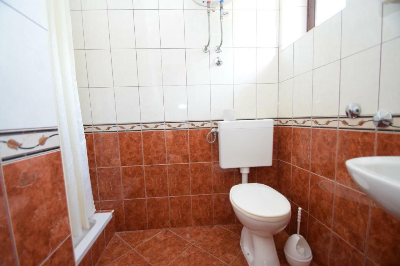 Apartments Nina Starigrad Paklenica Zewnętrze zdjęcie