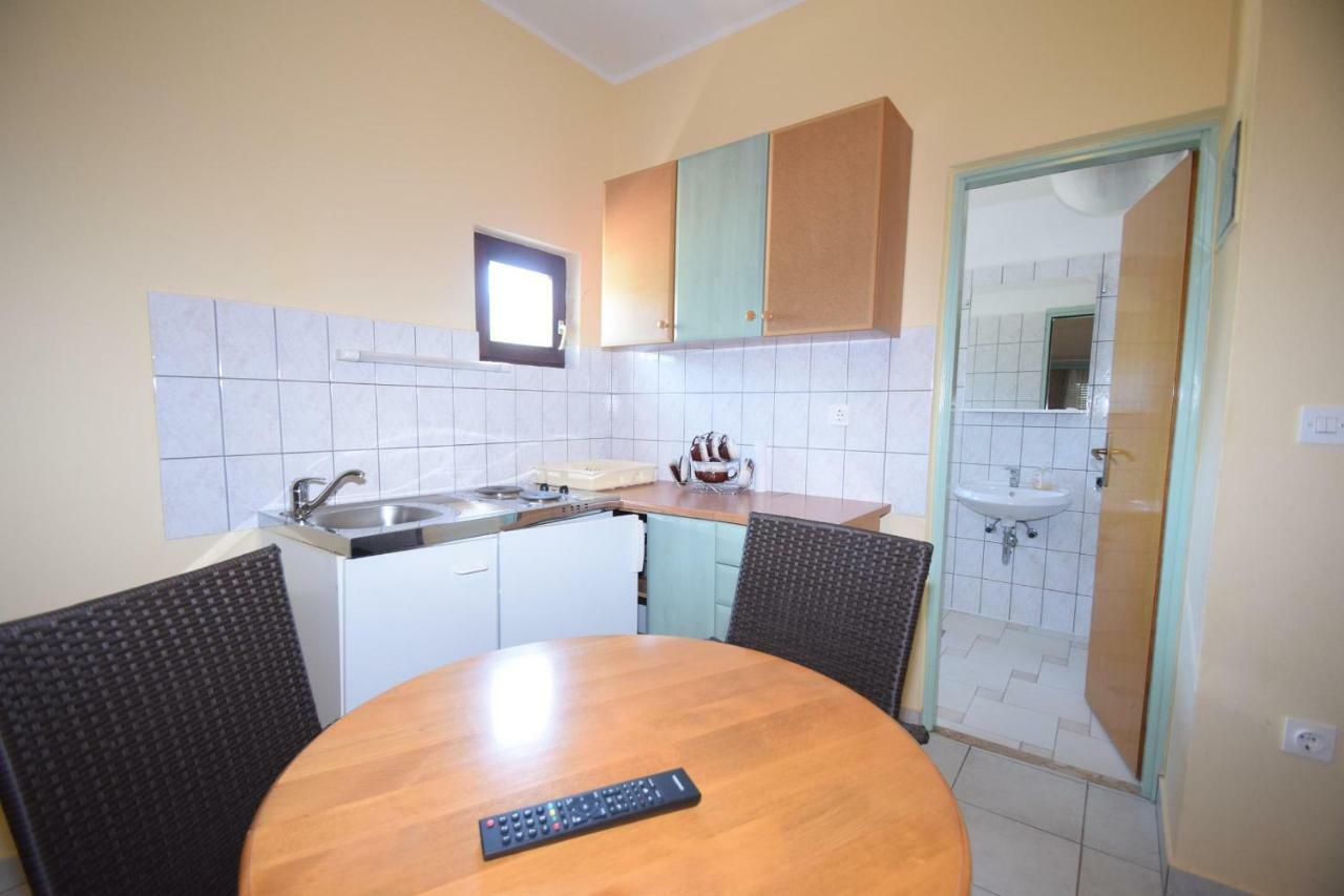 Apartments Nina Starigrad Paklenica Zewnętrze zdjęcie
