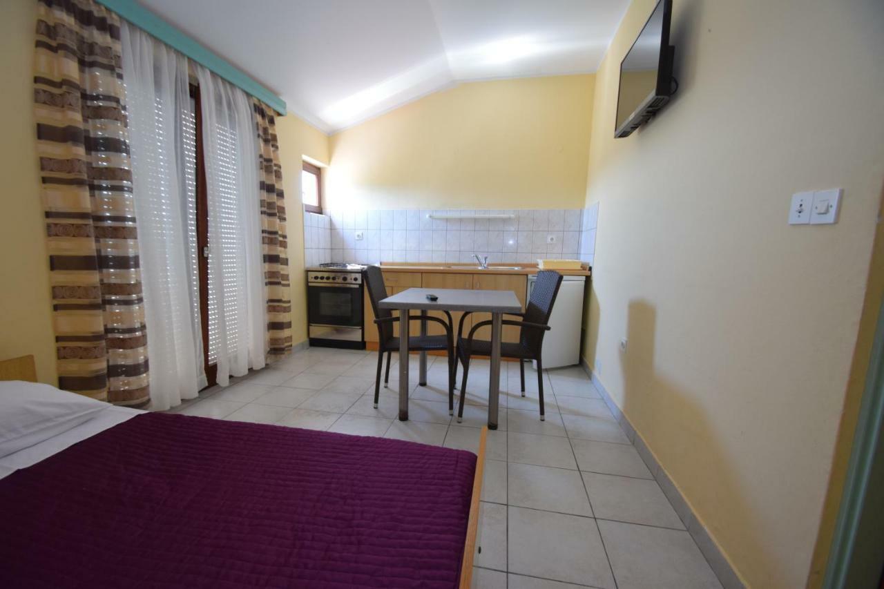 Apartments Nina Starigrad Paklenica Zewnętrze zdjęcie