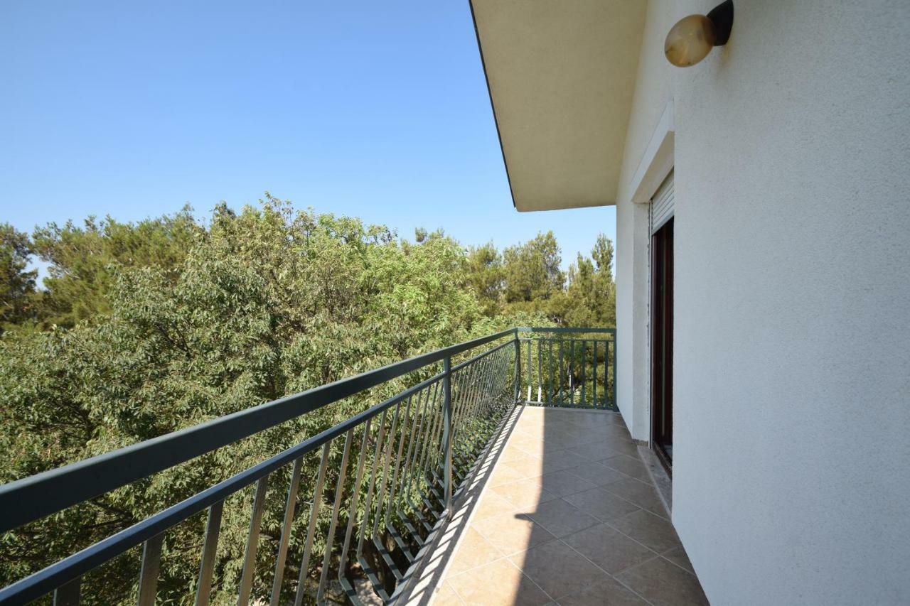 Apartments Nina Starigrad Paklenica Zewnętrze zdjęcie