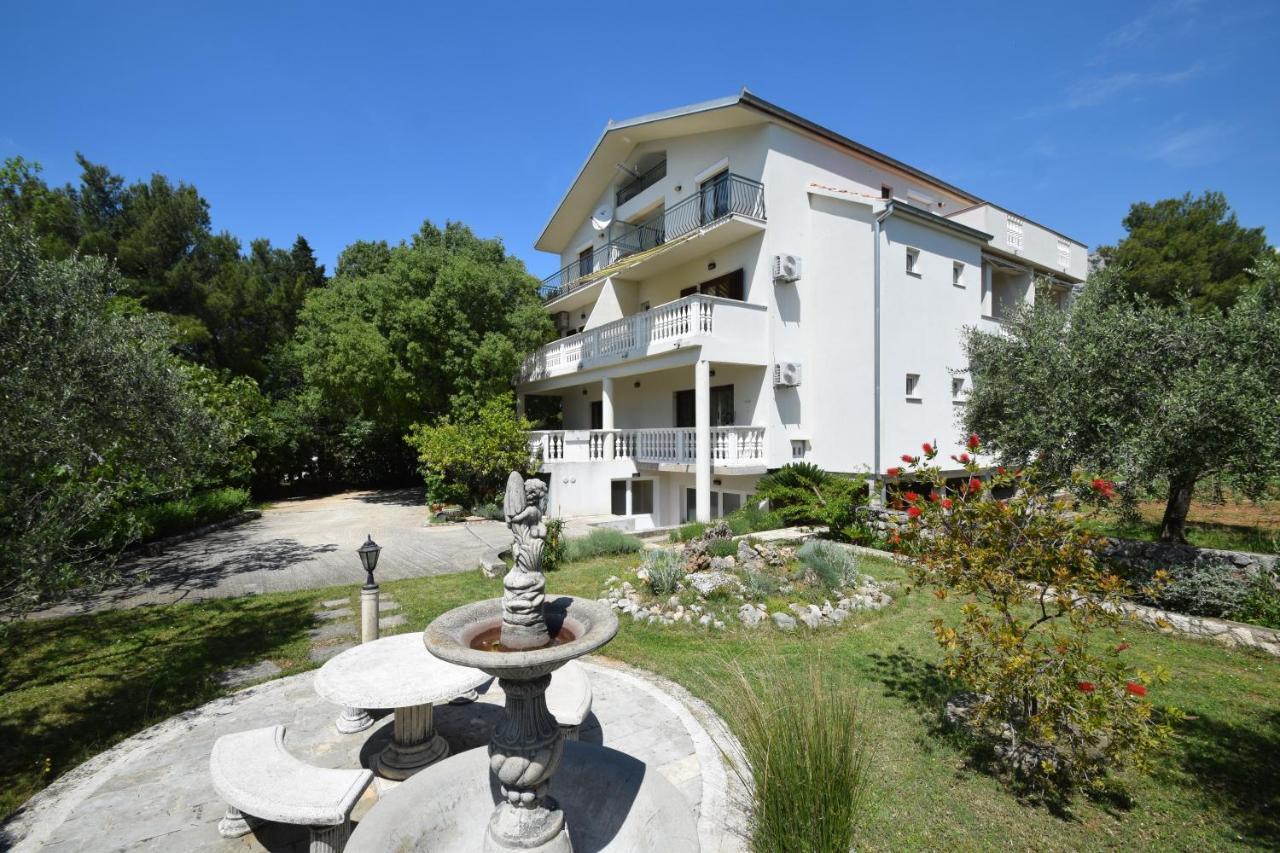 Apartments Nina Starigrad Paklenica Zewnętrze zdjęcie